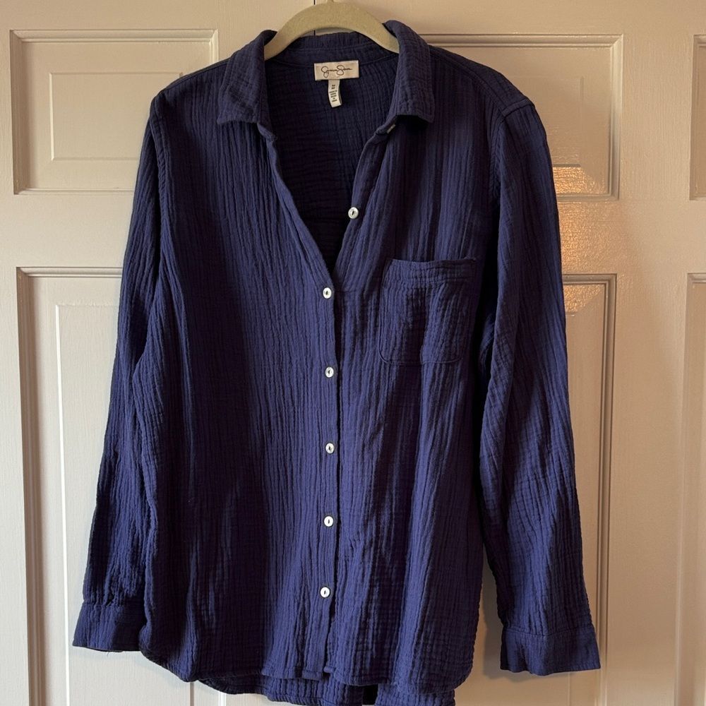 JESSICA SIMPSON GAUZY OVERSIZED PURPLE BUTTON UP SIZE MEDIUM 100% COTTON JEWEL